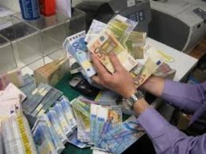 Hej, letar du efter ett lån? VI FINANSIERAR FÖLJAN Hej, letar du efter ett lån? VI FINANSIERAR FÖLJAN